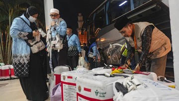 Rombongan Pertama Jemaah Haji RI Tiba di Batam