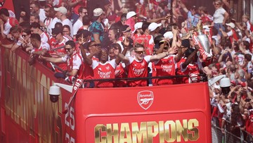 Kabar Sport CNN Terbaru : FOTO: Pesta Arsenal Akhiri Puasa Gelar Liga Inggris 22 Tahun