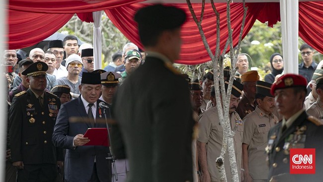 Pemakaman Menhan Ryamizard Ryacudu di TMP Kalibata, Jakarta.
