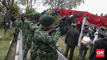 FOTO: Pemakaman Militer Ryamizard Ryacudu di TMP Kalibata