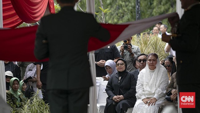 Pemakaman Menhan Ryamizard Ryacudu di TMP Kalibata, Jakarta.