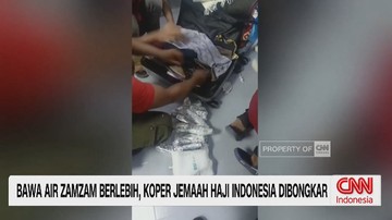 VIDEO: Bawa Air Zamzam Berlebih, Koper Jemaah Haji Indonesia Dibongkar