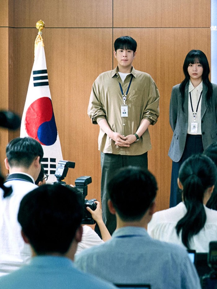 Potret Kim Mu Yeol dan Jin Ki Joo dalam drama 'Teach You A Lesson'./ Foto: instagram.com/netflixkr