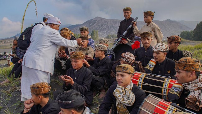 Upacara Yadnya Kasada di Gunung Bromo