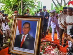 Duka Mendalam dan Penghormatan Terakhir untuk Ryamizard Ryacudu