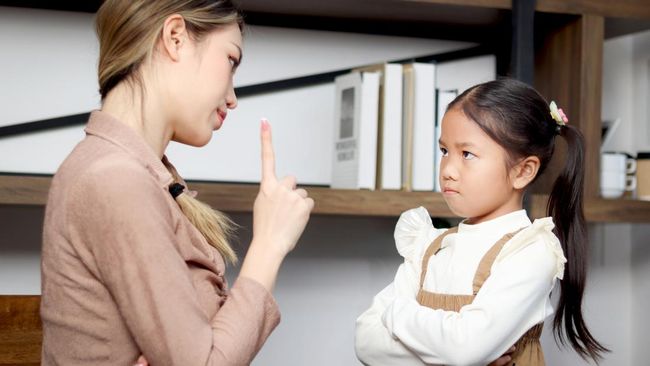 11 Kalimat Toxic Orang Tua Zaman Dulu Yang Diam-diam Melukai Mental Anak