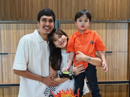 5 Potret Tampan Archibald Anak Marcel Chandrawinata yang Jarang Tersorot