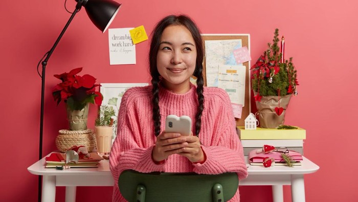 4 Cara Mengenali Orang dengan Kecerdasan Emosional Tinggi dari Kebiasaan Main Media Sosial Menurut Psikologi