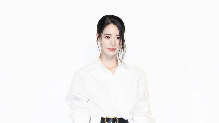 Get The Look: Inspirasi Gaya Minimalis ala Lim Ji Yeon Pemain Drakor My Royal Nemesis