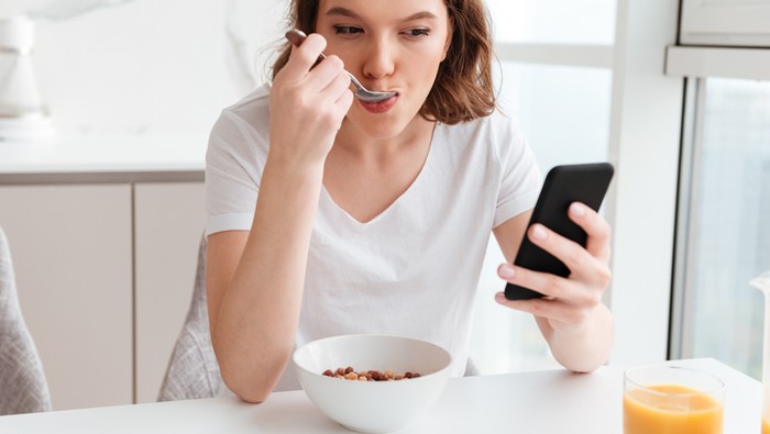 Survei: Meski 'Chronically Online', Sebagian Gen Z Berharap Media Sosial Tidak Pernah Ada! Ada Apa?