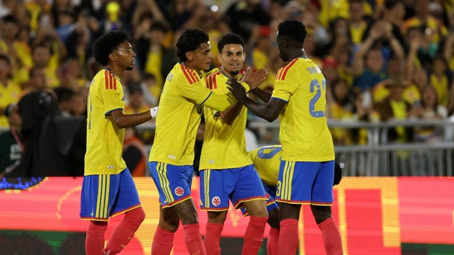 Soccer Football - International Friendly - Colombia v Costa Rica - Estadio Nemesio Camacho El Campin, Bogota, Colombia - June 1, 2026 Colombia's Luis Diaz celebrates scoring their second goal with teammates REUTERS/Luisa Gonzalez