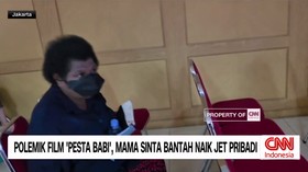 Tokoh masyarakat adat Papua, Yasinta Moiwend, membantah kabar yang menyebut dirinya naik pesawat jet pribadi ke Jakarta saat hendak melaporkan tim kolaborasi film "Pesta Babi" ke Mapolda Metro Jaya.