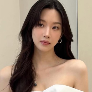 Bersiap Comeback di Layar Lebar, Moon Ga Young Dikabarkan Bintangi Film Two Pieces
