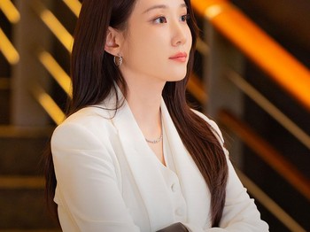 Dari beberapa gaya Park Eun Bin di Spooky in Love ini, kamu paling suka yang mana, Beauties?/ Foto: tvN