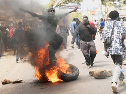Video: Gelombang Protes Warga Kenya Tolak Pusat Karantina Ebola AS