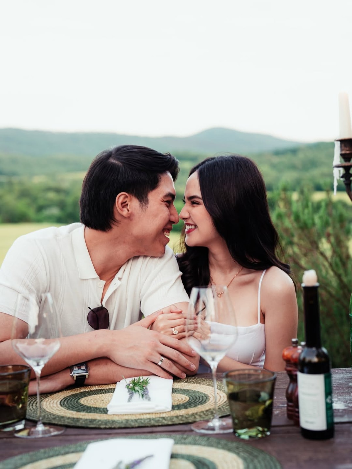 So Sweet&excl; Momen El Rumi dan Syifa Hadju Dinner Romantis di Tuscany