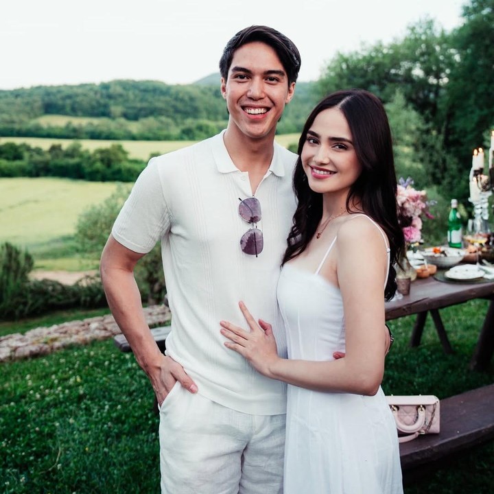 <p>Resmi menyandang status istri, artis Syifa Hadju kembali membagikan momen manis kebersamaannya dengan sang suami El Rumi. Kali ini, Syifa mengunggah momen romantisnya di Italia, saat merayakan ulang tahun sang suami yang jatuh pada 30 Mei 2026. Syifa dan El diketahui tengah berada di Italia untuk bulan madu usai resmi menikah pada 26 April 2026. (Foto: Instagram @syifahadju)</p>
