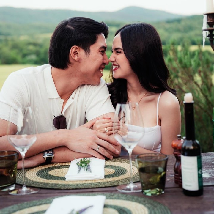 <p>Di hari ulang tahun El Rumi ke-27, Syifa memberikan kejutan manis. Perempuan 25 tahun ini menyiapkan <em>dinner</em> romantis di tengah pemandangan alam hijau yang indah di kawasan Tuscany, Italia. Syifa dan El <em>quality time</em> bersama menikmati santapan lezat untuk merayakan hari spesial setelah resmi menjadi suami istri. (Foto: Instagram @syifahadju)</p>