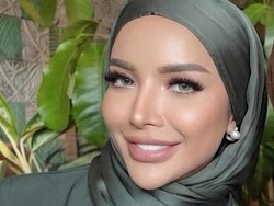 Tampil Pakai Hijab Saat Reuni, Millendaru Langsung Diprotes