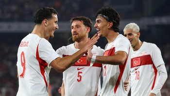 Soccer Football - International Friendly - Turkey v North Macedonia - Sukru Saracoglu Stadium, Istanbul, Turkey - June 1, 2026 Turkey's Deniz Gul celebrates scoring their third goal with teammates REUTERS/Murad Sezer