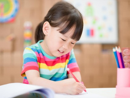 7 Contoh Ilustrasi Label Buku Aesthetic dan Menarik untuk Anak