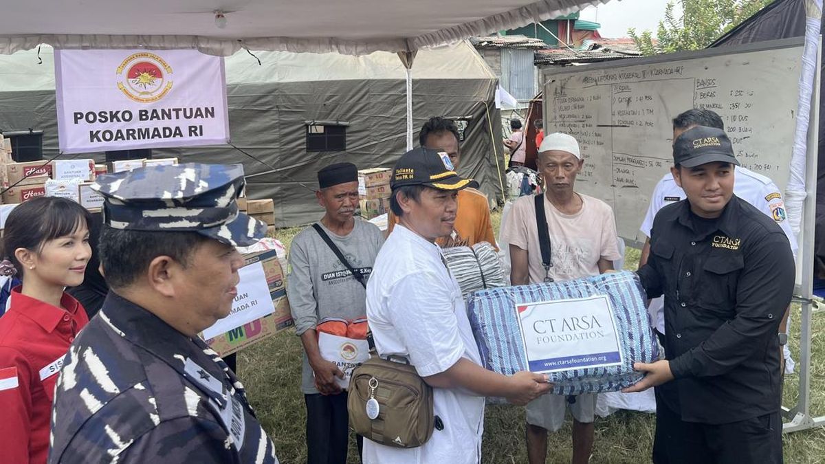 CT Arsa dan Koarmada Beri Bantuan ke Korban Kebakaran Kemayoran