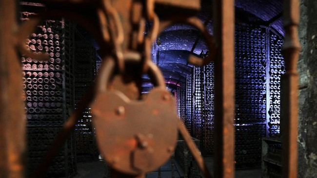 Pemerintah Georgia untuk pertama kalinya membuka ruang penyimpanan botol anggur langka yang pernah menjadi koleksi pemimpin Uni Soviet, Joseph Stalin.