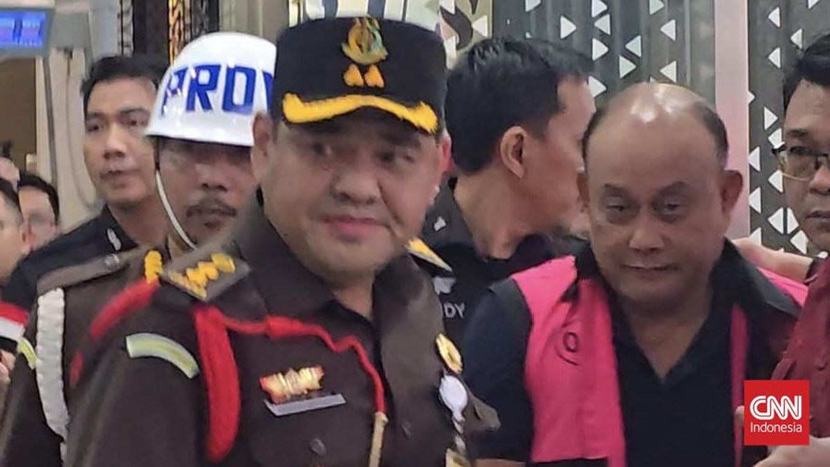 Dua Eks Wakil Kepala BGN Pakai Rompi Tahanan Kejagung