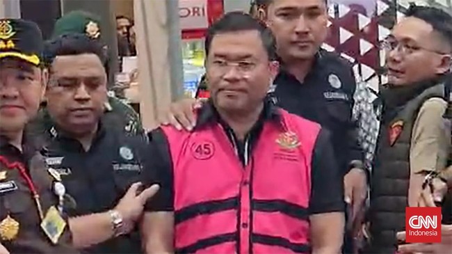 Dua Eks Wakil Kepala BGN Pakai Rompi Tahanan Kejagung