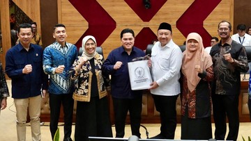 Update Eksklusif Olahraga CNN : Komisi X Apresiasi Kenaikan Indeks Reformasi Birokrasi Kemenpora