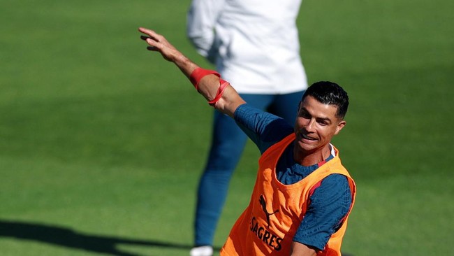 Soccer Football - FIFA World Cup 2026 - Portugal Training - Cidade do Futebol, Oeiras, Portugal - June 1, 2026 Portugal's Cristiano Ronaldo during training REUTERS/Pedro Nunes