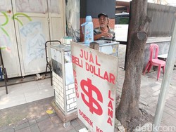 Punya Dolar AS Robek dan Lecek Bakal Dihargai Berapa di Kwitang?