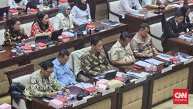 Pemerintah dan Komisi XI DPR RI menyepakati revisi Rancangan Undang-Undang (RUU) tentang Perubahan UU Nomor 4 Tahun 2023 tentang Pengembangan dan Penguatan Sektor Keuangan. Kesepakatan itu dicapai dalam rapat Komisi XI DPR RI dengan pemerintah di Kom
