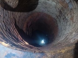 Damkar Ciamis Berjibaku 2 Jam Selamatkan Kucing di dalam Sumur 11 Meter