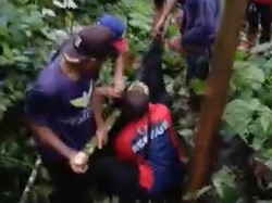 Dramatis! Evakuasi Pria Cianjur 3 Tahun Hilang di Gunung Salak