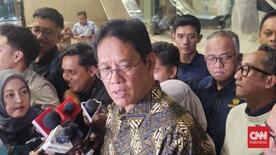 Menteri Keuangan Purbaya Yudhi Sadewa usai rapat bersama Komisi XI DPR RI di Kompleks Parlemen, Senayan, Jakarta, Rabu (3/6).