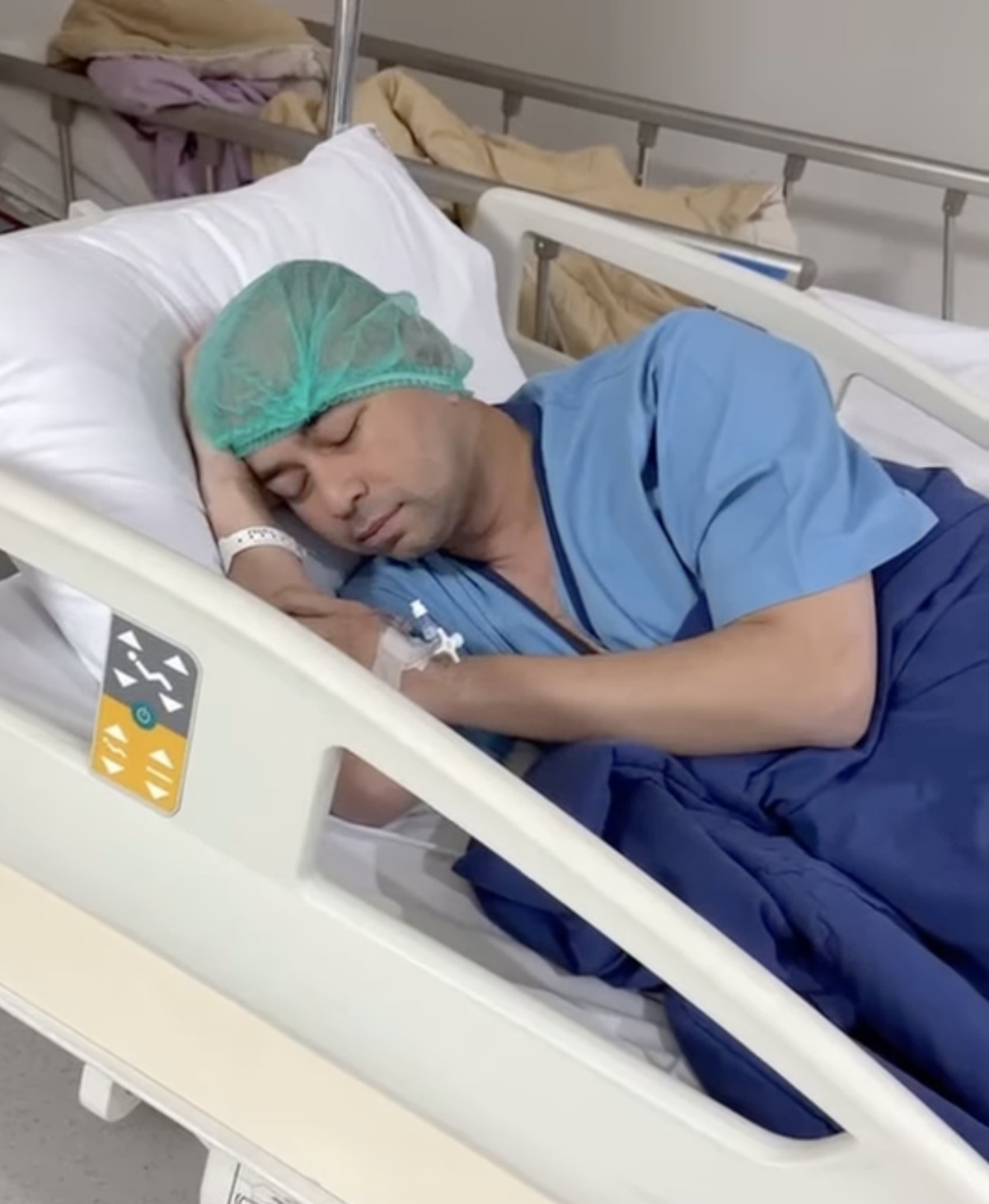 Raffi Ahmad tiba-tiba operasi&period;