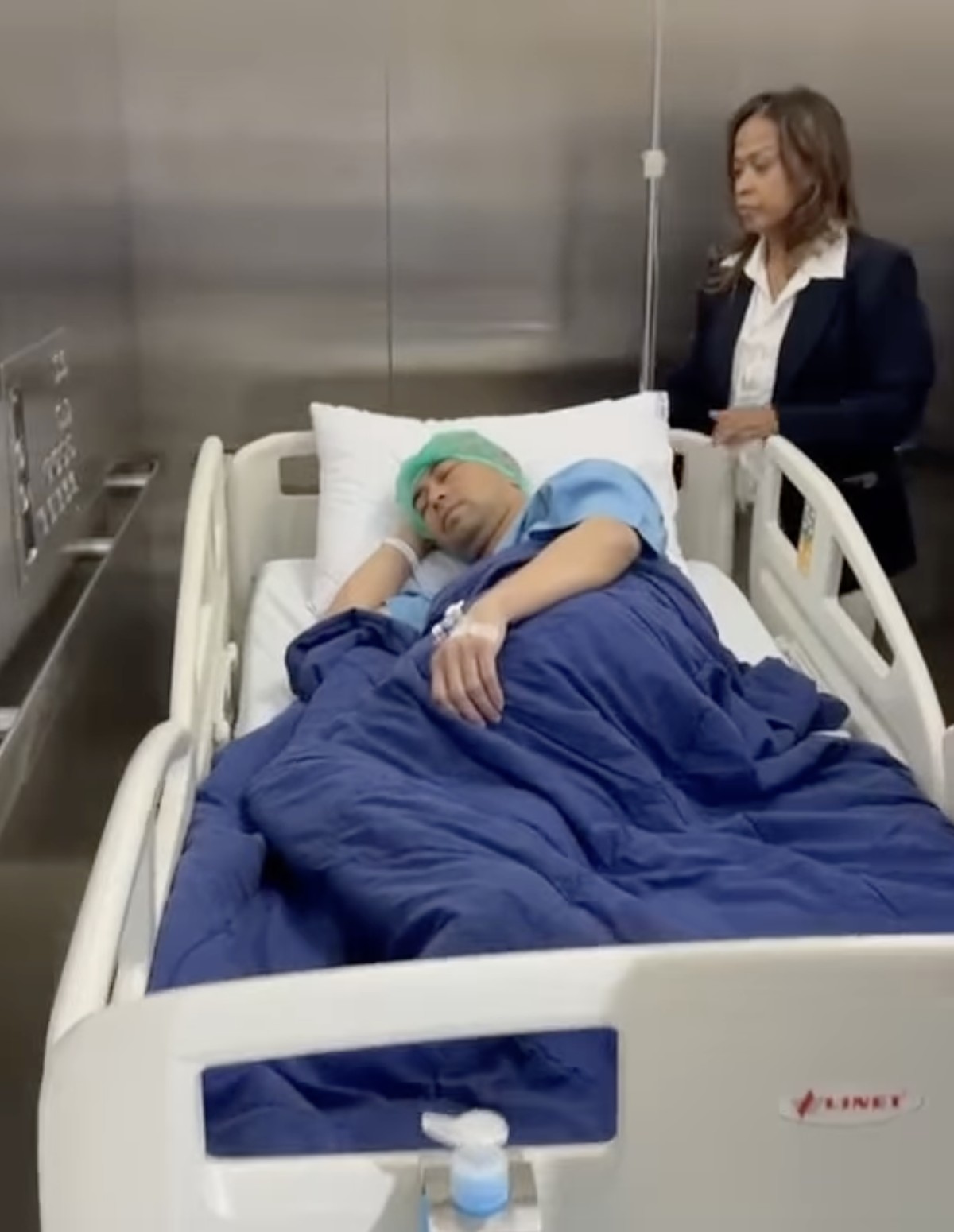 Raffi Ahmad tiba-tiba operasi&period;