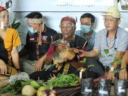 Nyangahatn: Tradisi Doa dan Syukur Dayak Kanayatn Lewat Syair