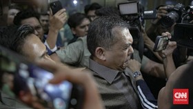 Wamen Imipas Silmy Karim yang juga mantan Dirjen Imigrasi Silmy Karim menyerahkan diri ke KPK, Rabu (3/6).