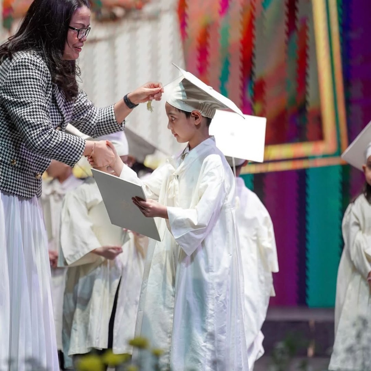 Wisuda Anak Cut Meyriska