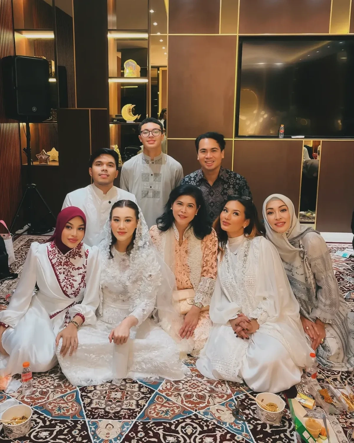 Angelina Sondakh dan Aaliyah Massaid