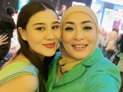 Kedekatan Angelina Sondakh & Aaliyah Massaid Putri Sambungnya Disorot