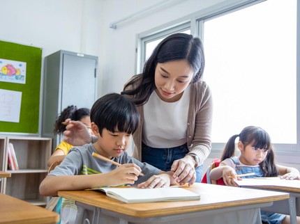 Apakah Anak Cerdas Perlu Kelas Khusus? Ini Penjelasan Studi