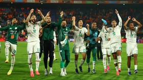 Soccer Football - International Friendly - Netherlands v Algeria - De Kuip, Rotterdam, Netherlands - June 3, 2026 Algeria players celebrates after the match REUTERS/Piroschka Van De Wouw