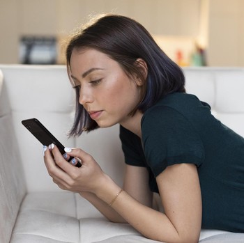 3 Cara Mengenali Orang yang Sebenarnya Insecure Dilihat dari Cara Bermain Media Sosial