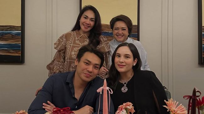 Momen Ultah Chelsea Islan Saat Hamil Anak Pertama, Dapat Kejutan Manis Dari Suami Dan Ibunda