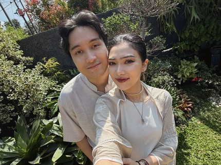 7 Potret Kehidupan Artis yang Menikah dengan Dokter, Selalu Romantis & Harmonis