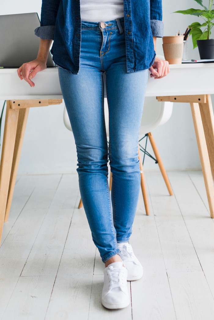 Kebiasaan yang bikin celana jeans cepat melar