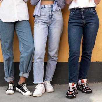 4 Kebiasaan yang Bikin Celana Jeans Cepat Melar